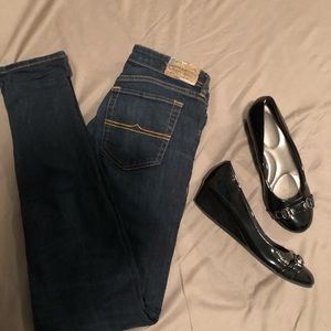 Women’s wedge shoes.